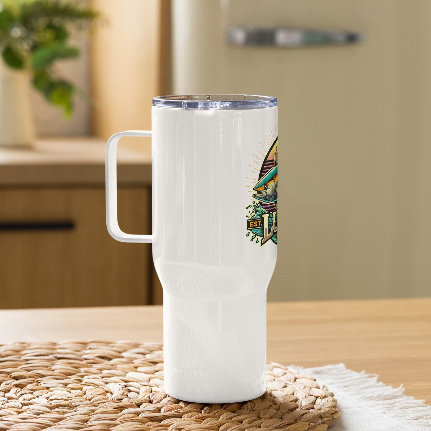 Travel mug with a handle